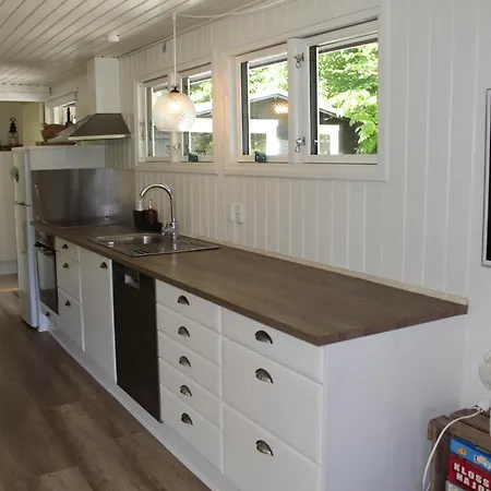 Charmerende Og Hyggeligt Sommerhus Taet Pa Ebeltoft